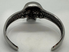 Load image into Gallery viewer, Men's Medium Skull Cuff Biker Bracelet Stainless Steel SB223