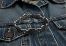 Load image into Gallery viewer, Unisex Harley Davidson® Bar &amp; Shield Logo Link Bracelet Stainless Steel  HSB0012 image 3