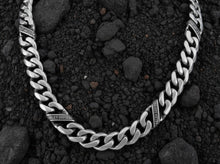 Load image into Gallery viewer, Men's Harley-Davidson® H-D Script Banner Curb Link Chain Necklace Stainless SteelHSN0079 image 3