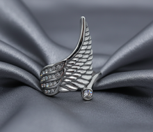 Load image into Gallery viewer, Designer Wing Ring Lady Biker Bling Ring Stainless Steel SR155