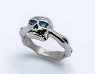 Blue Eyed Skull & Bones Ring Lady Biker Stainless Steel SR196