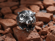 Load image into Gallery viewer, Men’s Tigers Head Ring Bold Roaring Tiger Head Biker Statement Ring Stainless Steel SR226