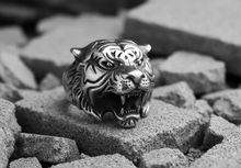Load image into Gallery viewer, Men’s Tigers Head Ring Bold Roaring Tiger Head Biker Statement Ring Stainless Steel SR226