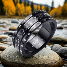 Load image into Gallery viewer, 8mm Black Intricate Cut Comfort Fit Ring / Wedding Band Stainless Steel SR42