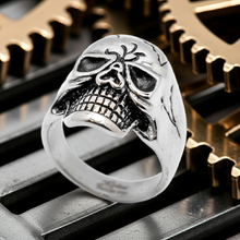 Load image into Gallery viewer, Cracked Skull Biker Ring Men&#39;s Stainless Steel SR68