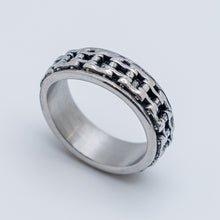 Load image into Gallery viewer, Heavy Metal Jewelry Men&#39;s Silver Bike Chain Stainless Steel Ring