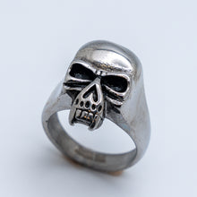 Load image into Gallery viewer, Heavy Metal Jewelry Men&#39;s Vampire Skull Stainless Steel Ring