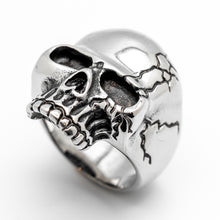 Load image into Gallery viewer, Men&#39;s Heavy Cracked Skull Men&#39;s Biker Ring Stainless Steel